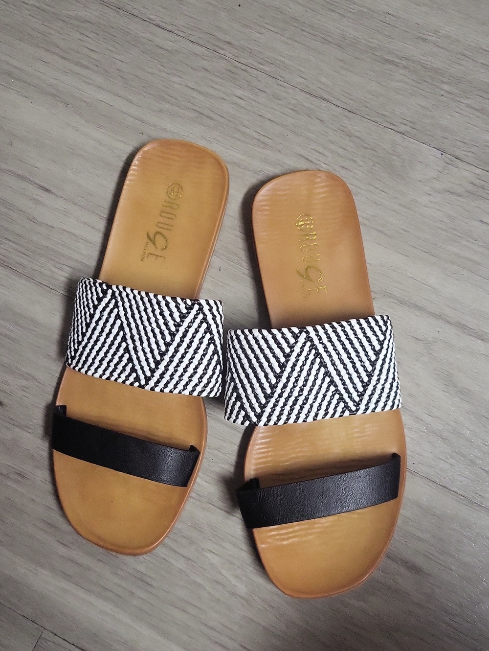 Rouge Helium Black & White Patterned Slide Sandals